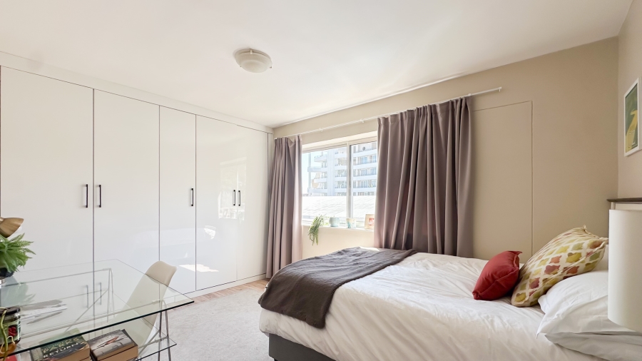 To Let 3 Bedroom Property for Rent in Sea Point Western Cape